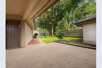 13126 Meadow Leaf Lane, Houston, TX 77039 - Photo 16