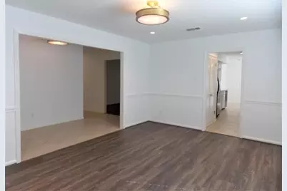 5662 Longwood St, Beaumont, TX 77707 - Photo 10