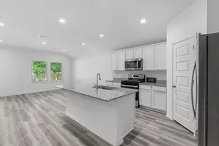 520 Hunter Grv Ln, China, TX 77613 - Photo 2