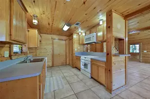 76 Hunters Creek Dr, Huntsville, TX 77340 - Photo 12