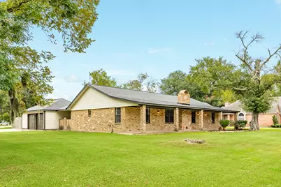436 Huckleberry Drive, Lake Jackson, TX 77566 - Photo 10