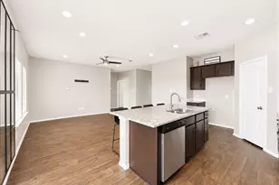 8203 Tamarind Ln, Baytown, TX 77521 - Photo 10