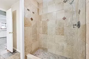 910 Evergreen Dr, Friendswood, TX 77546 - Photo 36