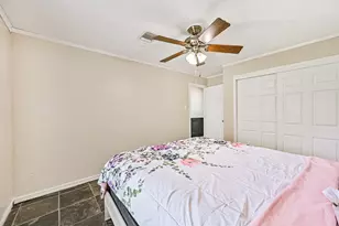 910 Evergreen Dr, Friendswood, TX 77546 - Photo 32