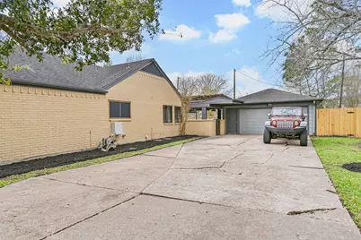 910 Evergreen Drive, Friendswood, TX 77546 - Photo 6