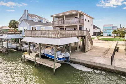 1814 Tiki Drive, Tiki Island, TX 77554 - Photo 4