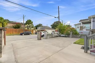 4614 Avenue L, Galveston, TX 77551 - Photo 8