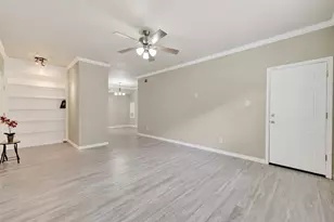 2255 Braeswood Park Dr, Houston, TX 77030 - Photo 1