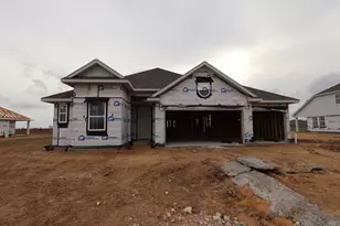 215 Dunovant Dr, Sealy, TX 77474 - Photo 2