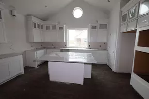 215 Dunovant Dr, Sealy, TX 77474 - Photo 4