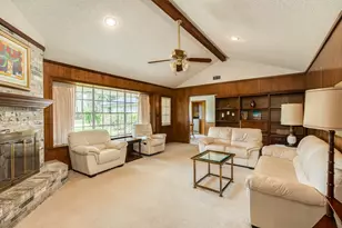 112 Lily St, Lake Jackson, TX 77566 - Photo 2