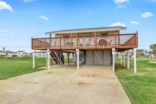 16630 John Silver Rd, Galveston, TX 77554 - Photo 4