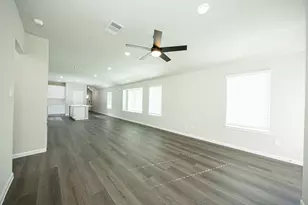 9213 Crestone Peak Dr, Willis, TX 77318 - Photo 8
