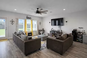 7722 Caspian Rnch Dr, Rosharon, TX 77583 - Photo 2