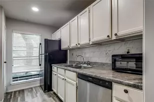 9707 Richmond Ave, Houston, TX 77042 - Photo 10