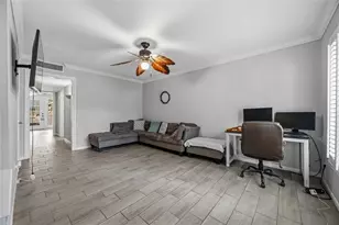 5223 Arboles Dr, Houston, TX 77035 - Photo 6