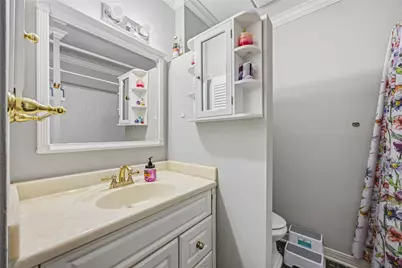 5223 Arboles Drive, Houston, TX 77035 - Photo 18