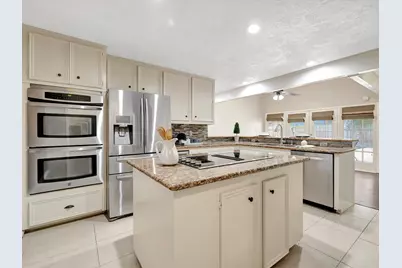 4330 Shady Springs Drive, Seabrook, TX 77586 - Photo 2