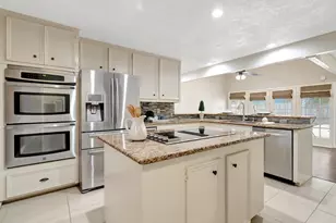 4330 Shady Springs Dr, Seabrook, TX 77586 - Photo 2