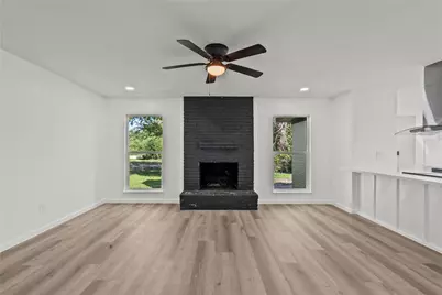 707 Lilley Road, Alvin, TX 77511 - Photo 4