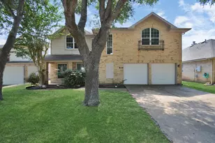 11834 Caprock Canyons Ln, Sugar Land, TX 77498 - Photo 2