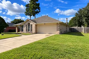 2206 Friarwood Trail, Houston, TX 77339 - Photo 2