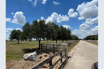 32007 Meadow View Lane, Waller, TX 77484 - Photo 4