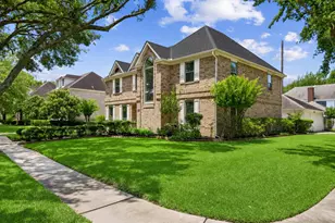 906 Venice St, Sugar Land, TX 77478 - Photo 1