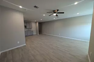 7745 Swiftwater Ln, Houston, TX 77075 - Photo 4