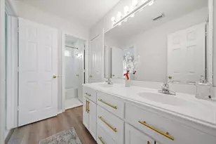 1413 Whispering Pines Dr, Houston, TX 77055 - Photo 20