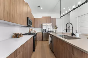 2305 Springwood Vis Ln, Houston, TX 77055 - Photo 20