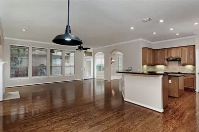 146 E Northcastle Circle, The Woodlands, TX 77384 - Photo 14