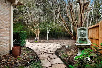 146 E Northcastle Circle, The Woodlands, TX 77384 - Photo 40
