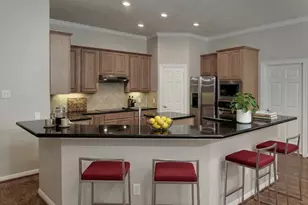 146 E Northcastle Cir, The Woodlands, TX 77384 - Photo 8