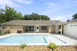 1135 Trowbridge Dr, Houston, TX 77062 - Photo 20