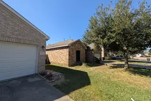 8707 E Highlands Crossing, Highlands, TX 77562 - Photo 2