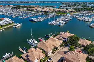 313 Harborside Cir, Kemah, TX 77565 - Photo 2