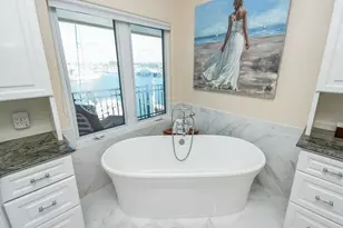 313 Harborside Cir, Kemah, TX 77565 - Photo 22