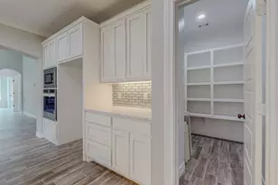 8360 Chappell Hill Dr, Beaumont, TX 77713 - Photo 18