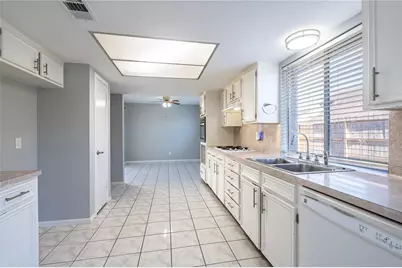 10215 Kirkwren Drive, Houston, TX 77089 - Photo 6