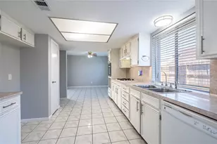 10215 Kirkwren Dr, Houston, TX 77089 - Photo 6