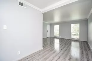 5202 Arboles Dr, Houston, TX 77035 - Photo 8