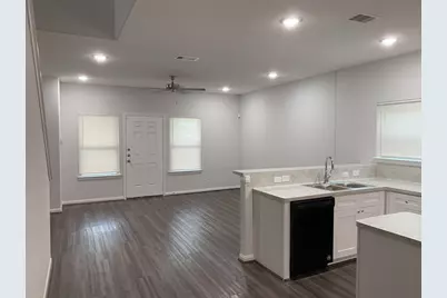 9014 Everglade #B, Houston, TX 77078 - Photo 2