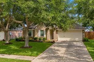 2131 Lakewind Ln, League City, TX 77573 - Photo 1