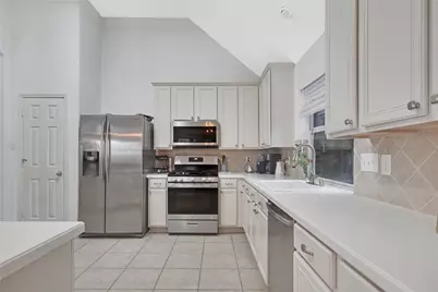 2131 Lakewind Lane, League City, TX 77573 - Photo 4