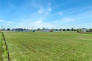 2398 Settler's Way Dr, Sealy, TX 77474 - Photo 38