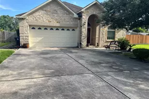 418 Fall Creek Dr, Houston, TX 77336 - Photo 2