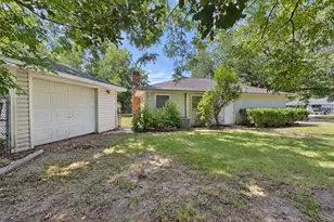 3413 Cherry Ln, Bay City, TX 77414 - Photo 32