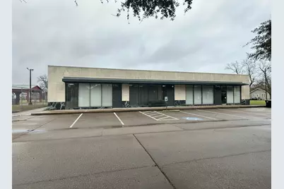 221 N Houston, Wharton, TX 77488 - Photo 2
