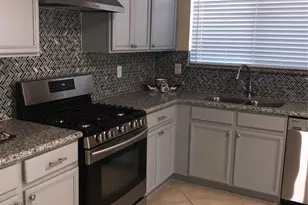 2844 Morningmist Ln, Dickinson, TX 77539 - Photo 2